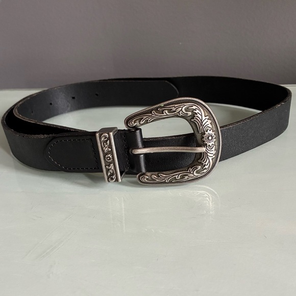 Hollister Accessories - Black Leather Belt with Silver Buckle